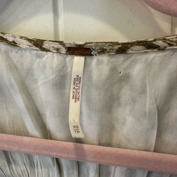 Free People String of Hearts Maxi Dress XS EUC Smocked Tie Front Cutout Boho - Picture 7 of 11